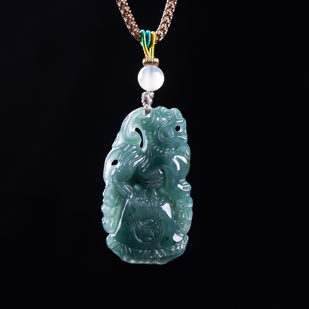 Women Fashion Designer - Pendentif Pixiu en jadéite birmane, talisman