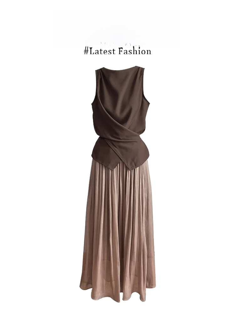 Women Fashion Over The Years - Ensemble pantalon large et haut croisé